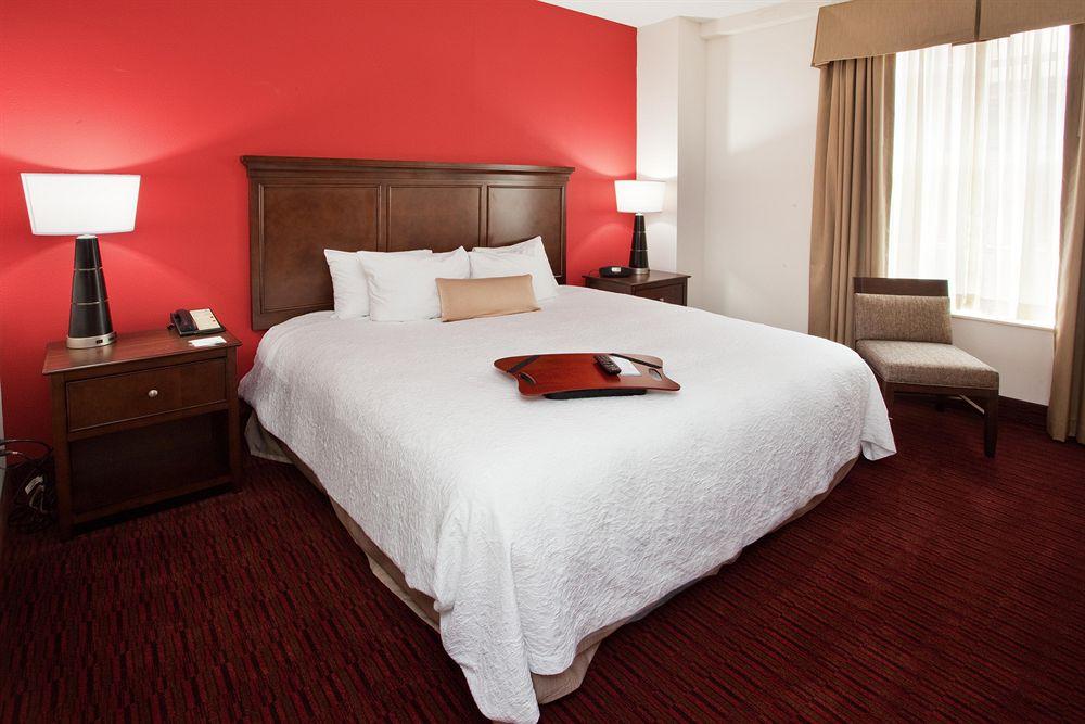 Hampton Inn & Suites Atlanta-Downtown Exterior photo