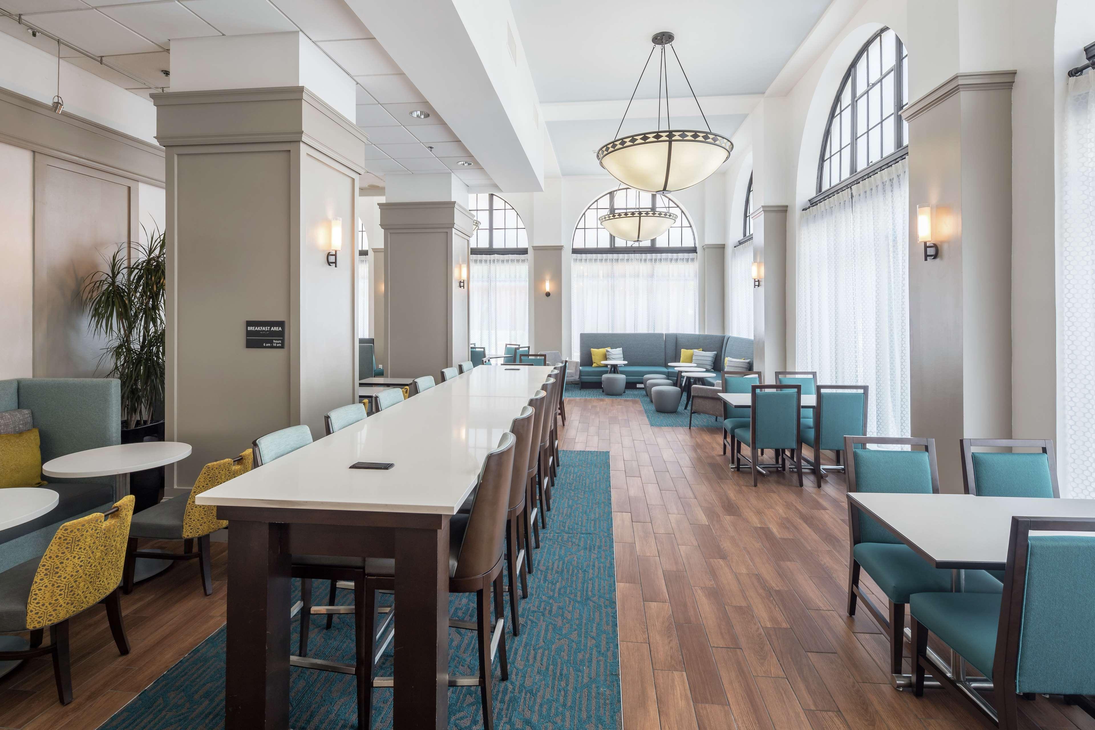 Hampton Inn & Suites Atlanta-Downtown Exterior photo
