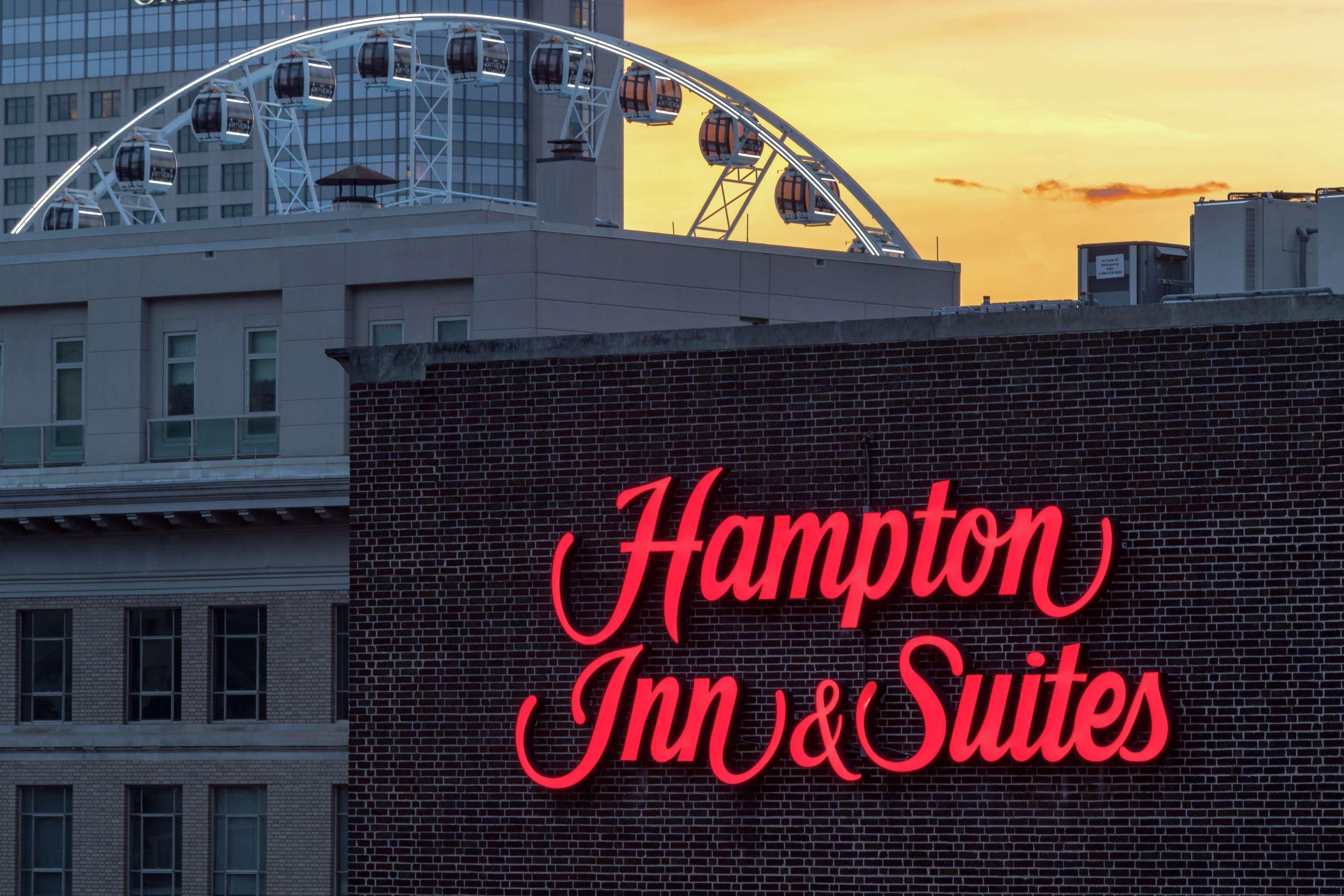 Hampton Inn & Suites Atlanta-Downtown Exterior photo